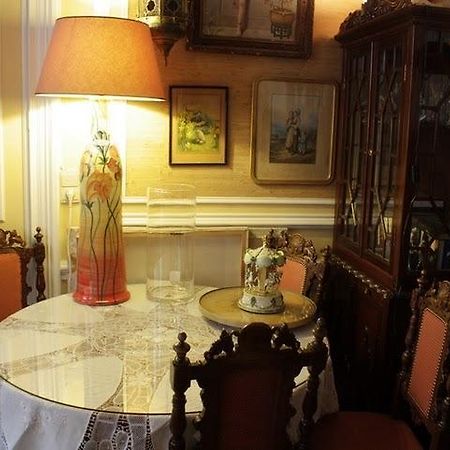 Hotel Les Bluets Brussel Bagian luar foto